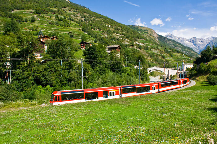 Die Matterhorn Gotthard BahnMGB GGB SchB Riffelalptram DFBtranspress 