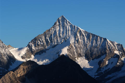 Four thousand-metre peaks within reach of Randa