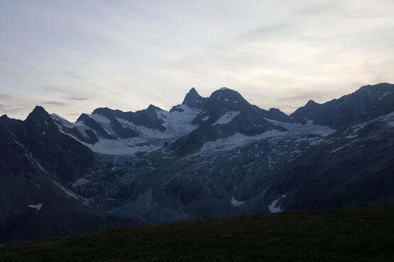 Breathtaking views of the Ober Gabelhorn and the Wellenkuppe.