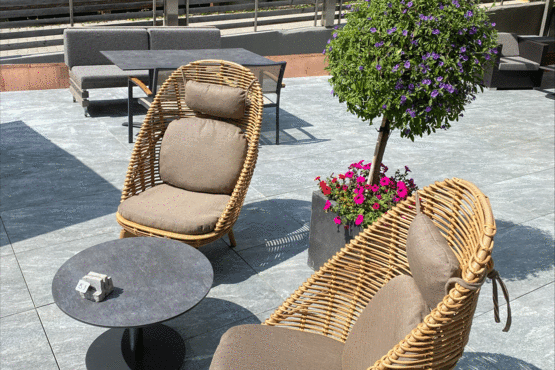 The Bäckerei Fuchs branch on Getwingstrasse enjoys an upgrade with a renovated garden terrace. 