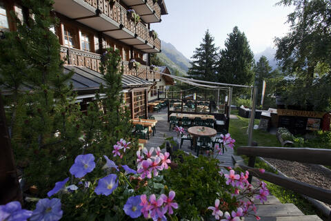 Silvana Mountain Hotel renovates outdoor area