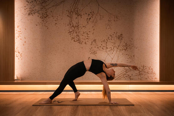 Adeline Frossard dans le nouvel espace yoga du SchlossHotel