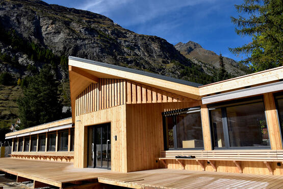 New tenant at the new restaurant “THE PAVILION - food & drinks” in the heart of Zermatt in the Obere Matten meeting and leisure zone.
