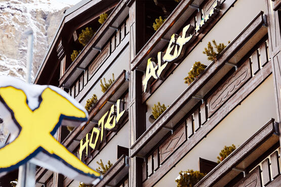 L’hôtel Alex, chalet de montagne à l'extérieur et hôtel-boutique élégant 4 étoiles à l’intérieur
